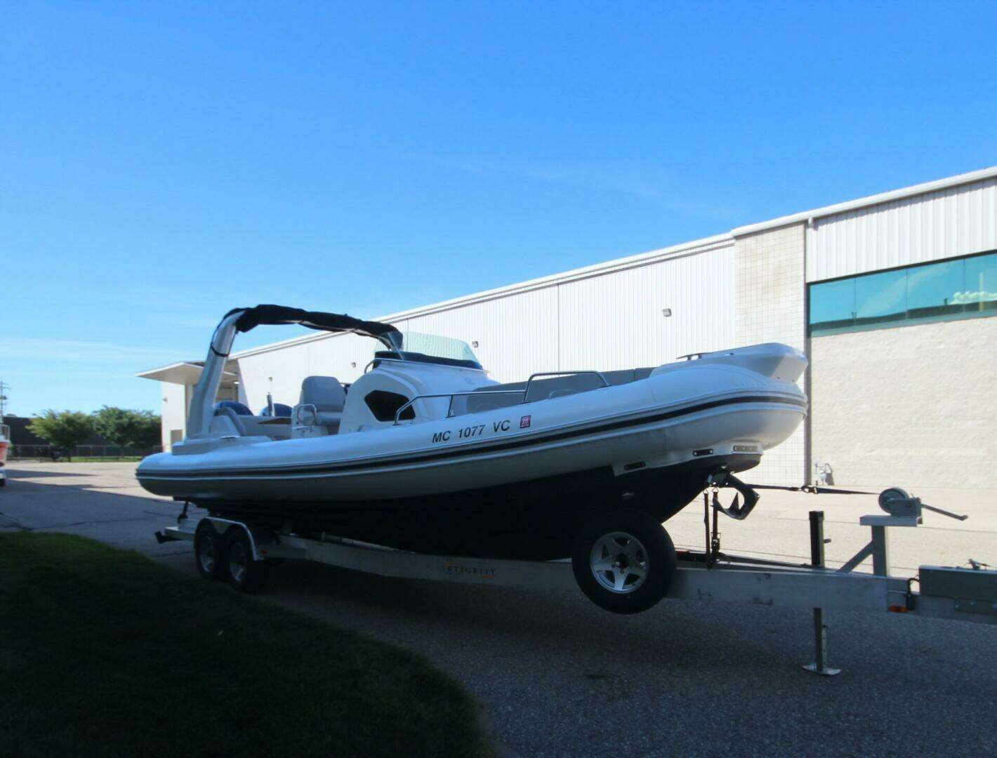2024 Zodiac Medline 9 NEO - Image 7