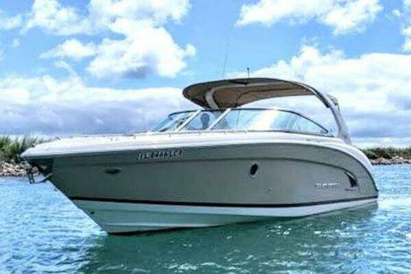 2013 Regal 3200 Bowrider - Image 1