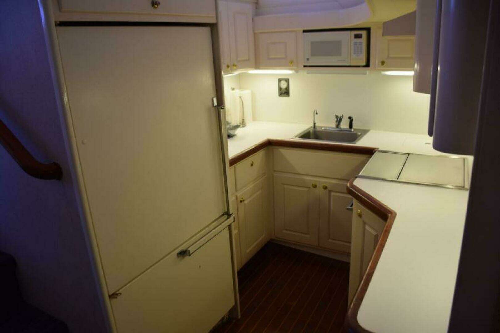 1990 Sunny Briggs Flybridge Sportfish - Image 11