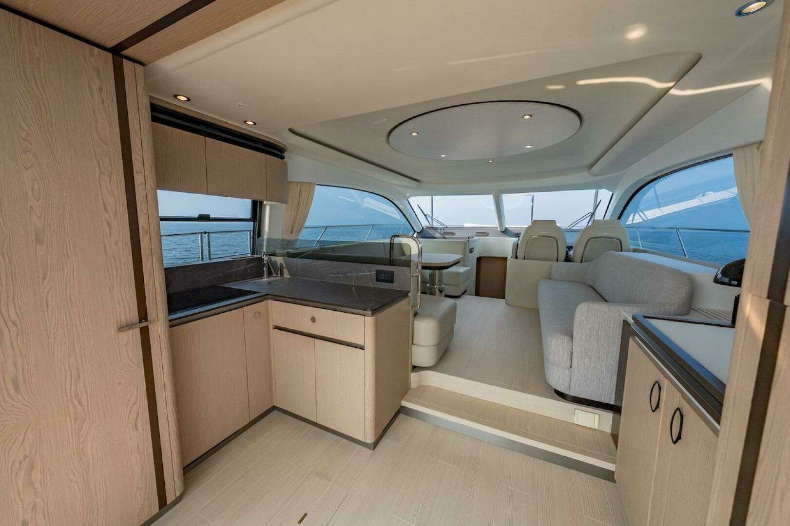 2023 Azimut Fly 53 - Image 23