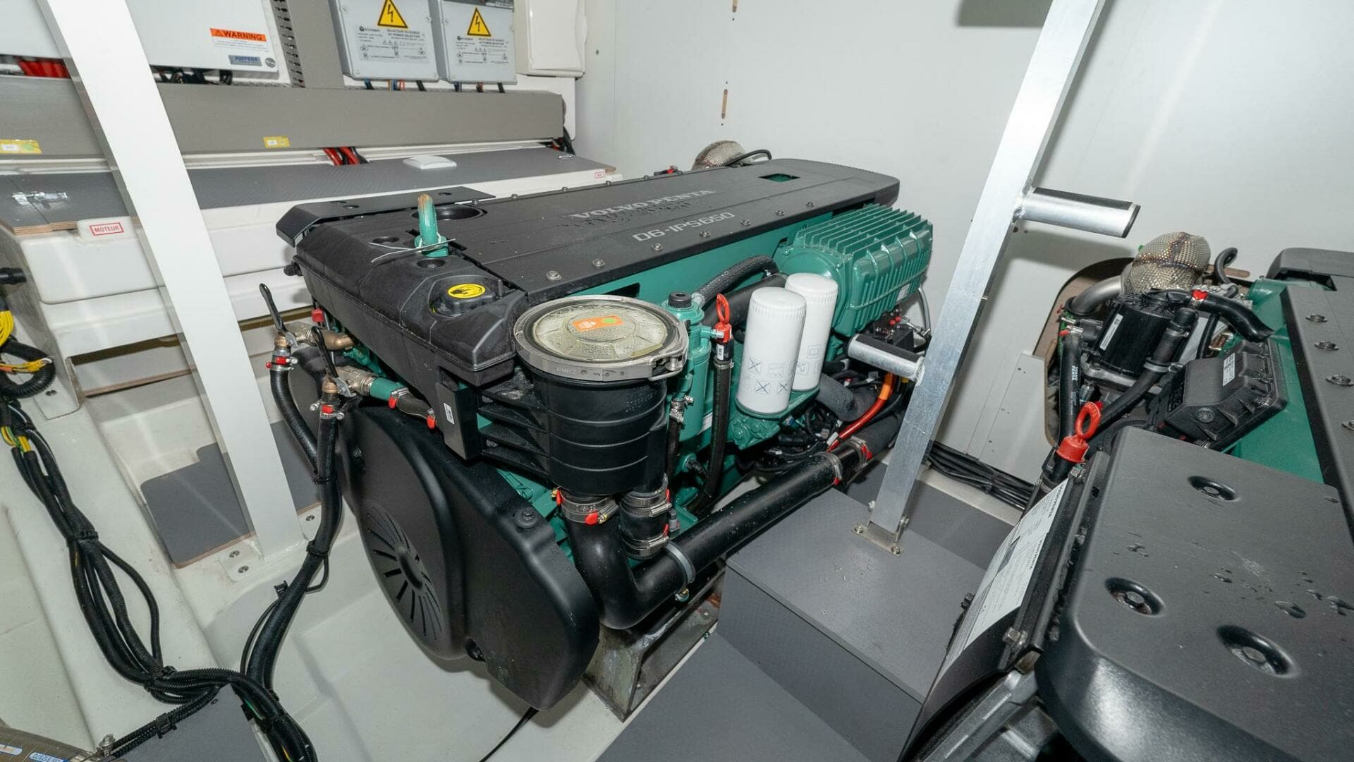 2023 Prestige 520 S - Image 27