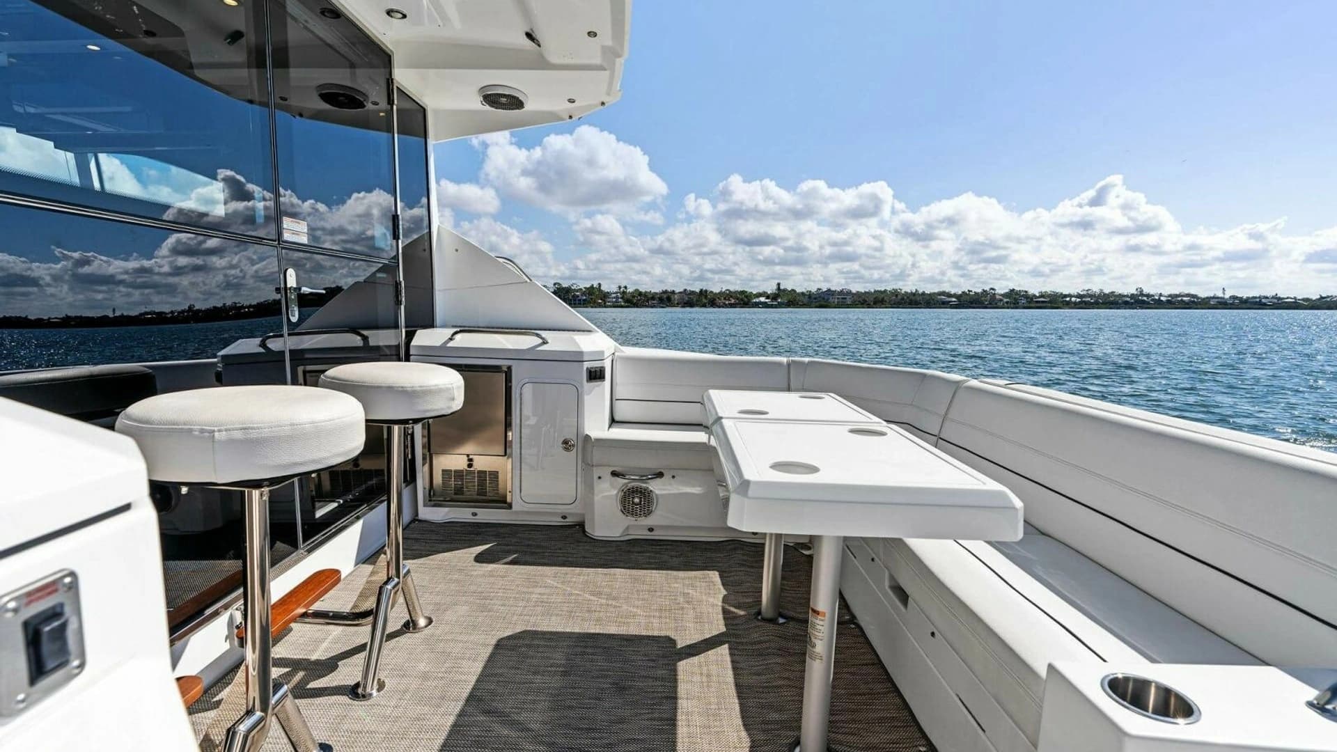 2019 Cruisers Yachts 45 Cantius - Image 27