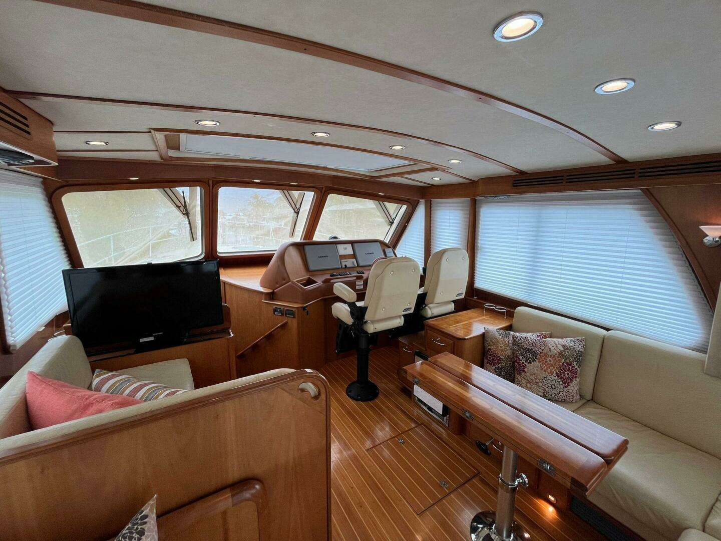 2013 Sabre 48 Salon Express - Image 34