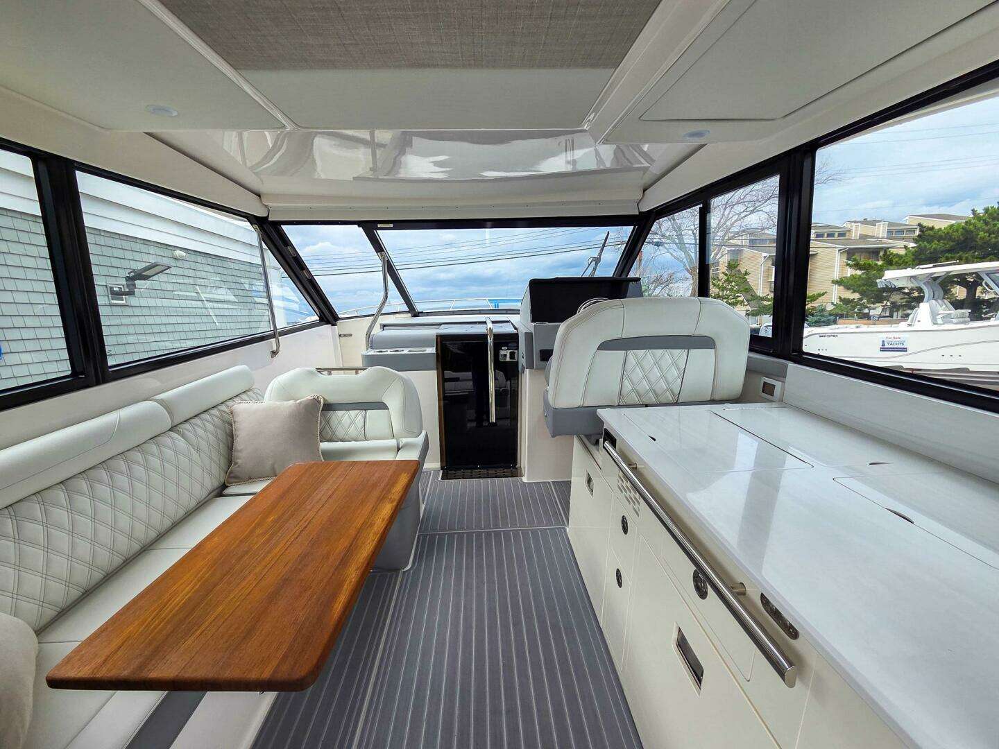 2026 Regal 36 XO - Image 12