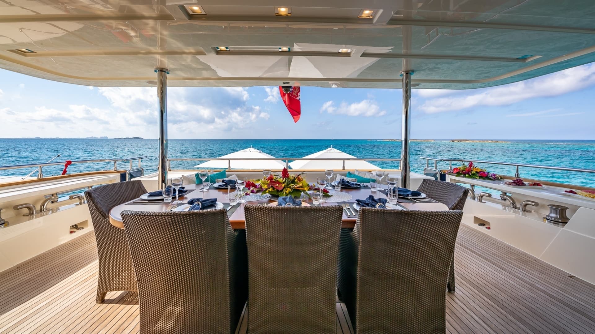2012 Custom Line Raised Pilothouse - Image 18