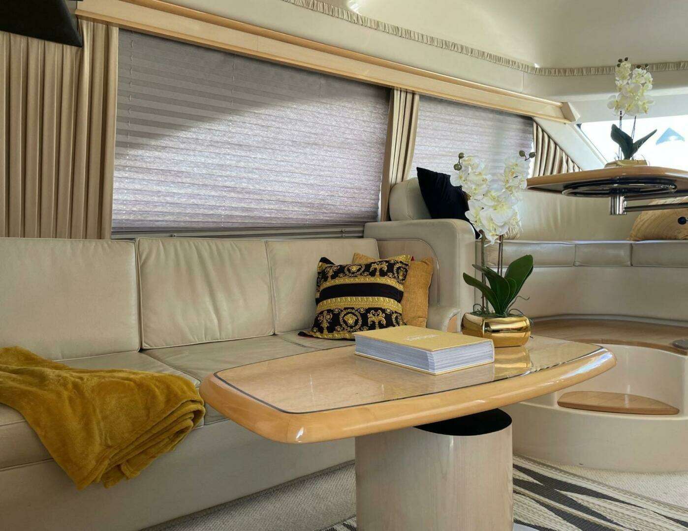 2004 Sea Ray 42 Sedan Bridge - Image 15