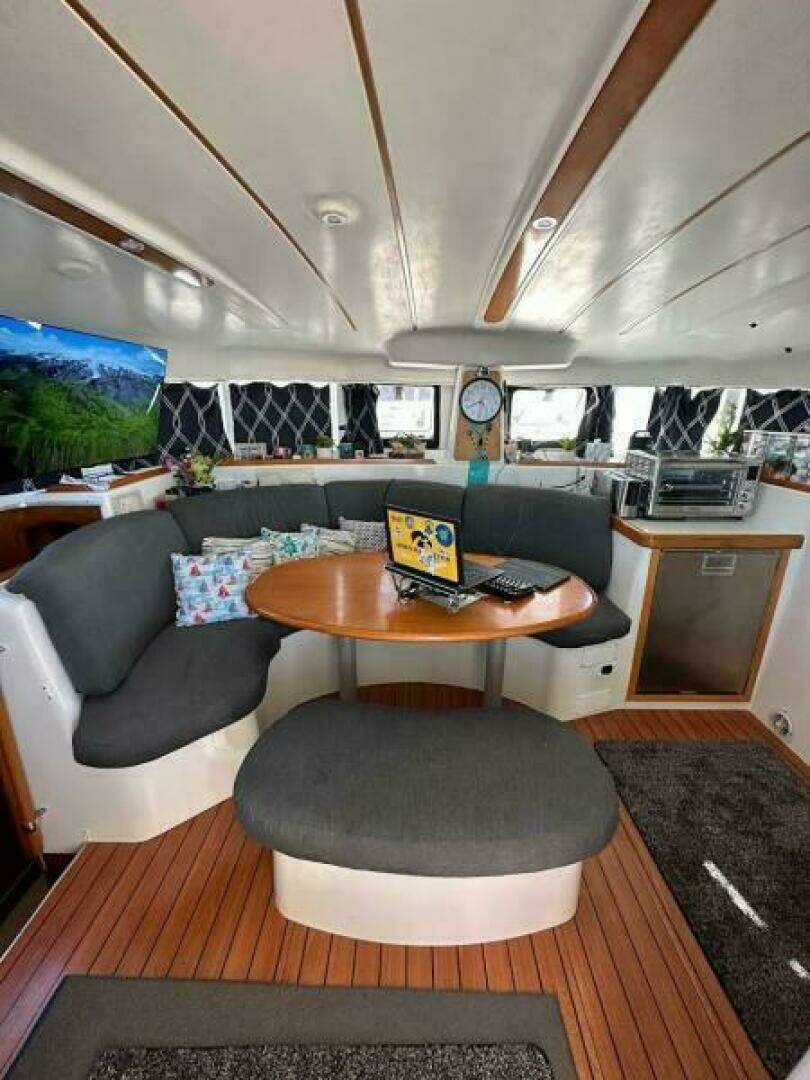 2004 Lagoon 380 - Image 13