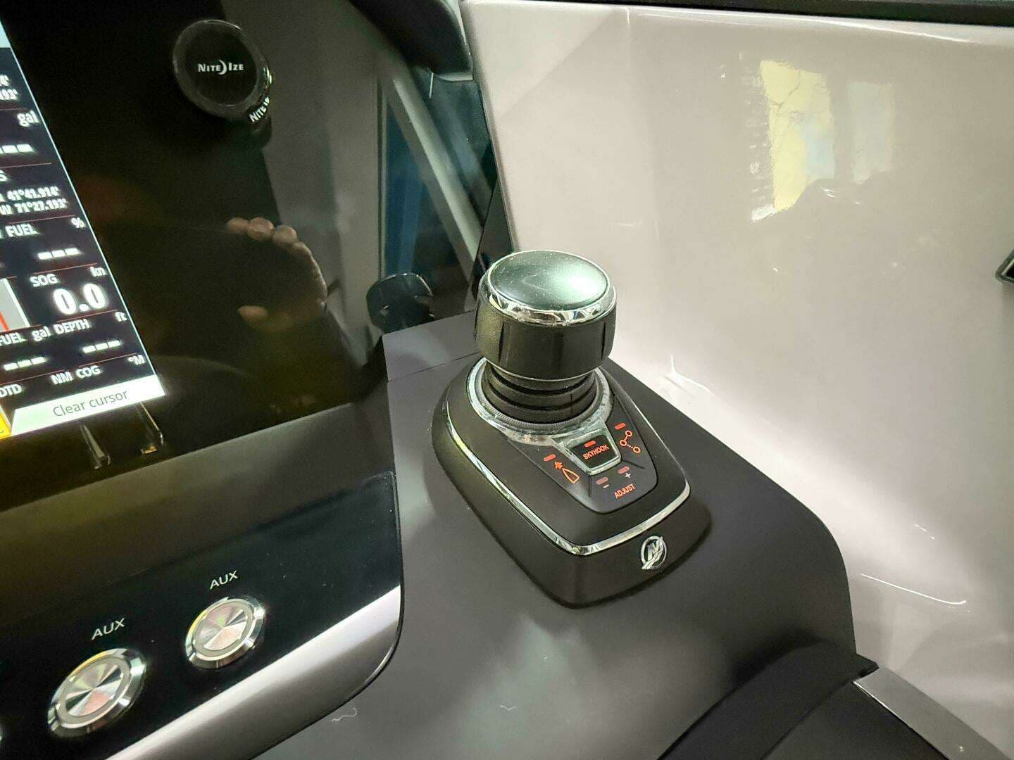 2020 Axopar 37 XC - Image 11