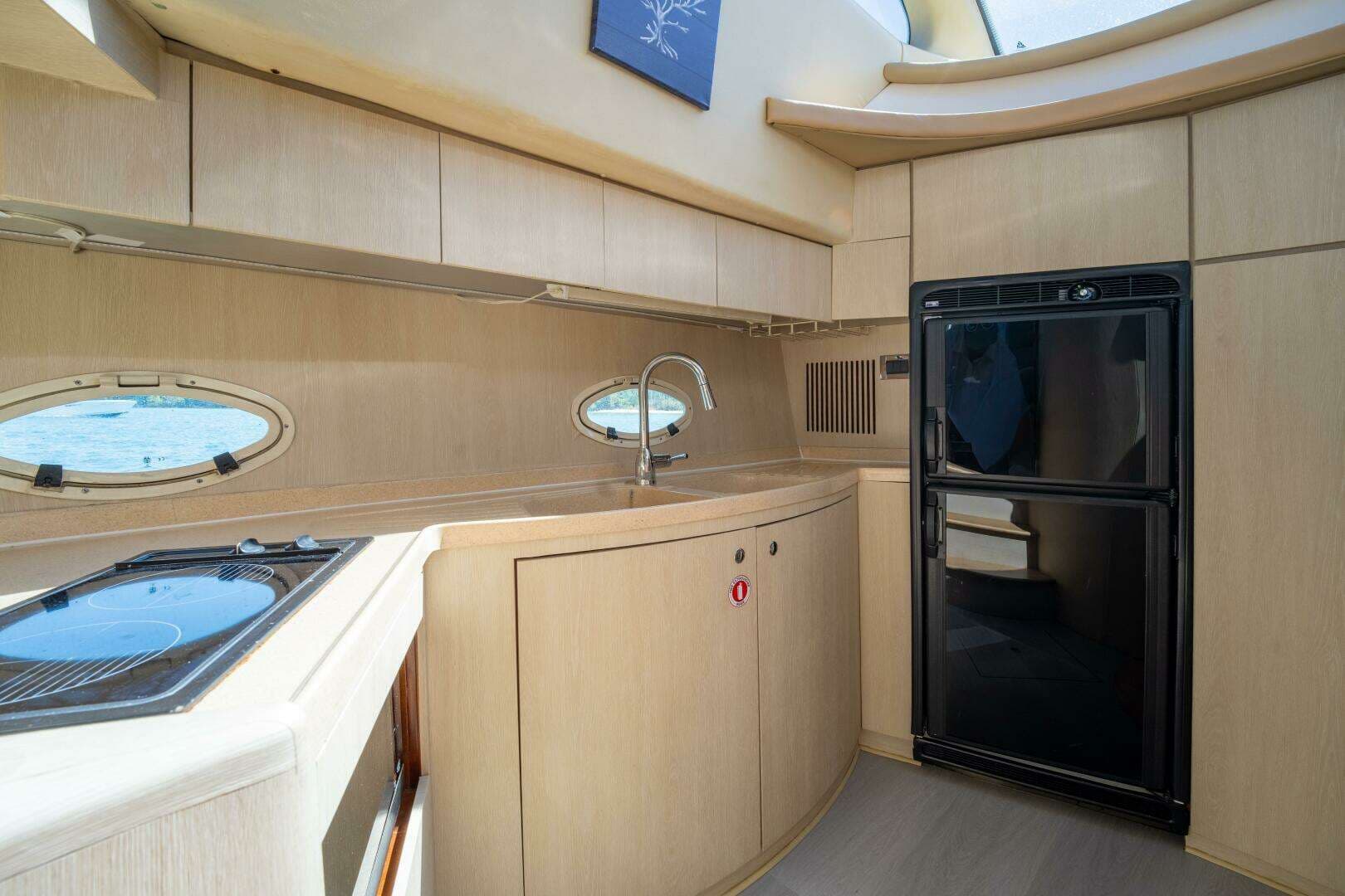 2001 Azimut 46 - Image 50
