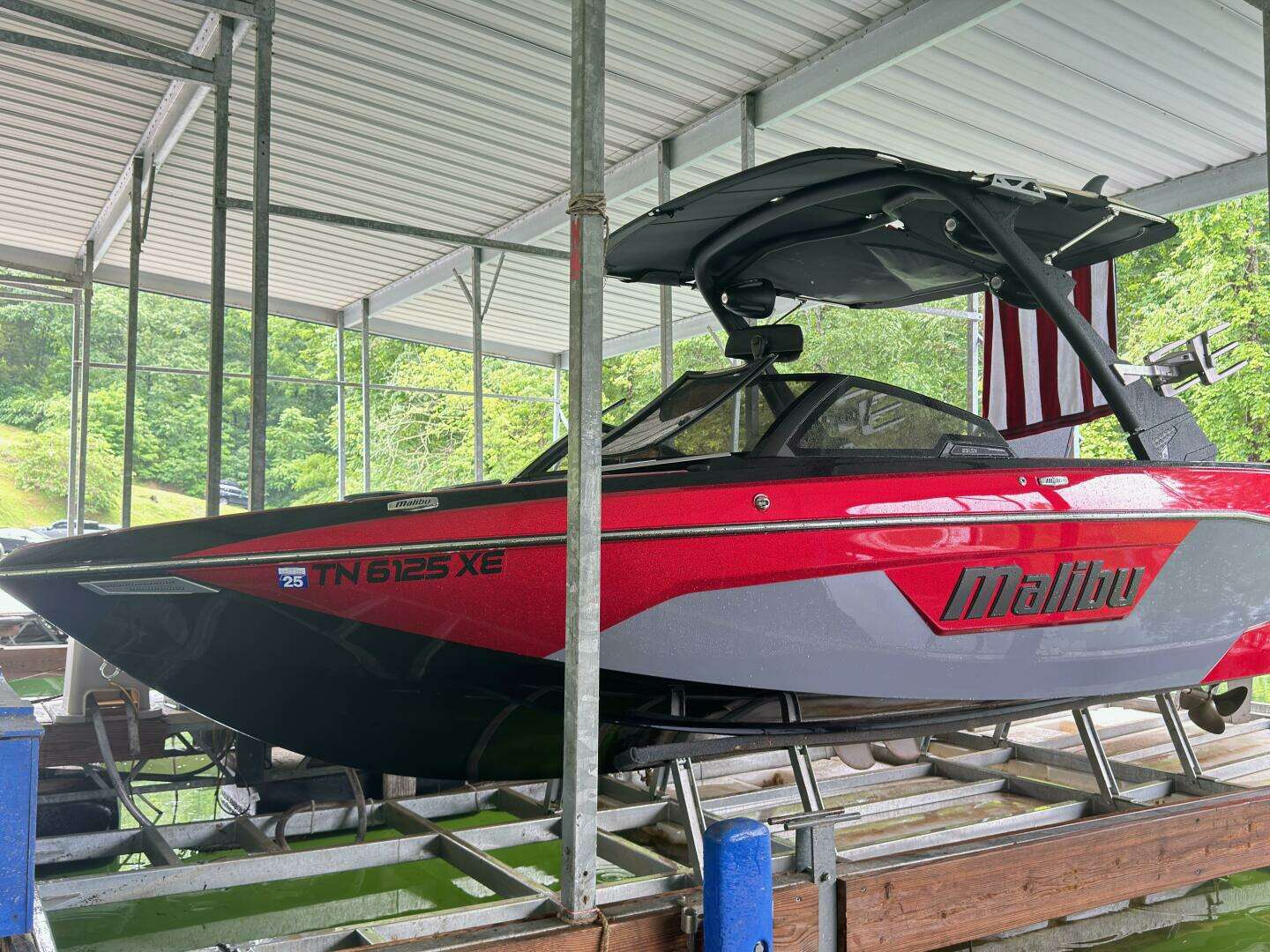 2022 Malibu 23 LSV - Image 2