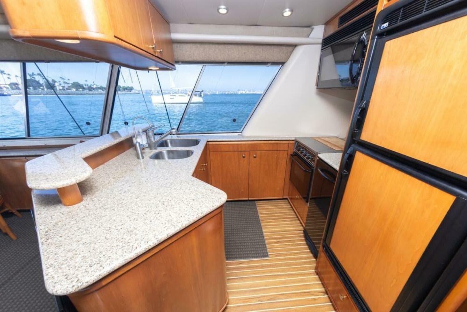 2004 Meridian 490 Pilothouse - Image 13