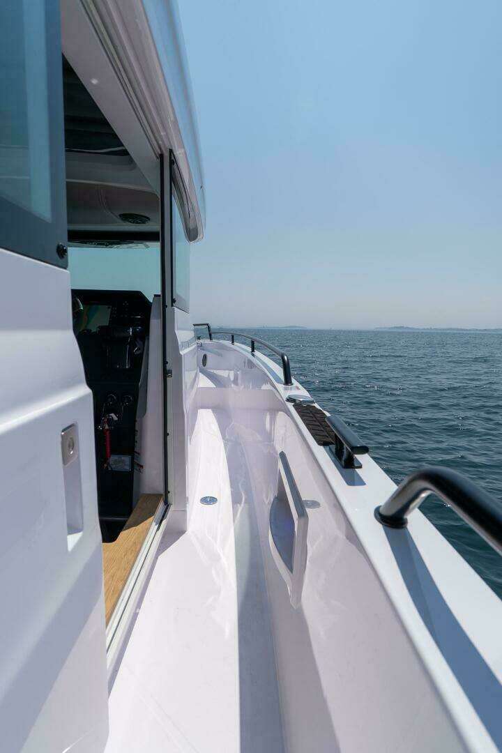 2026 Axopar 37 U-Sofa - Image 25