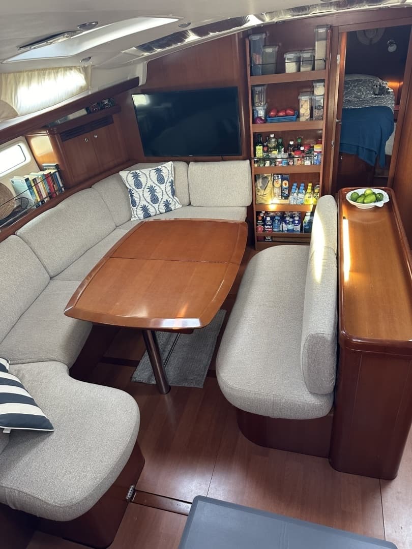 2006 Beneteau 523 - Image 6