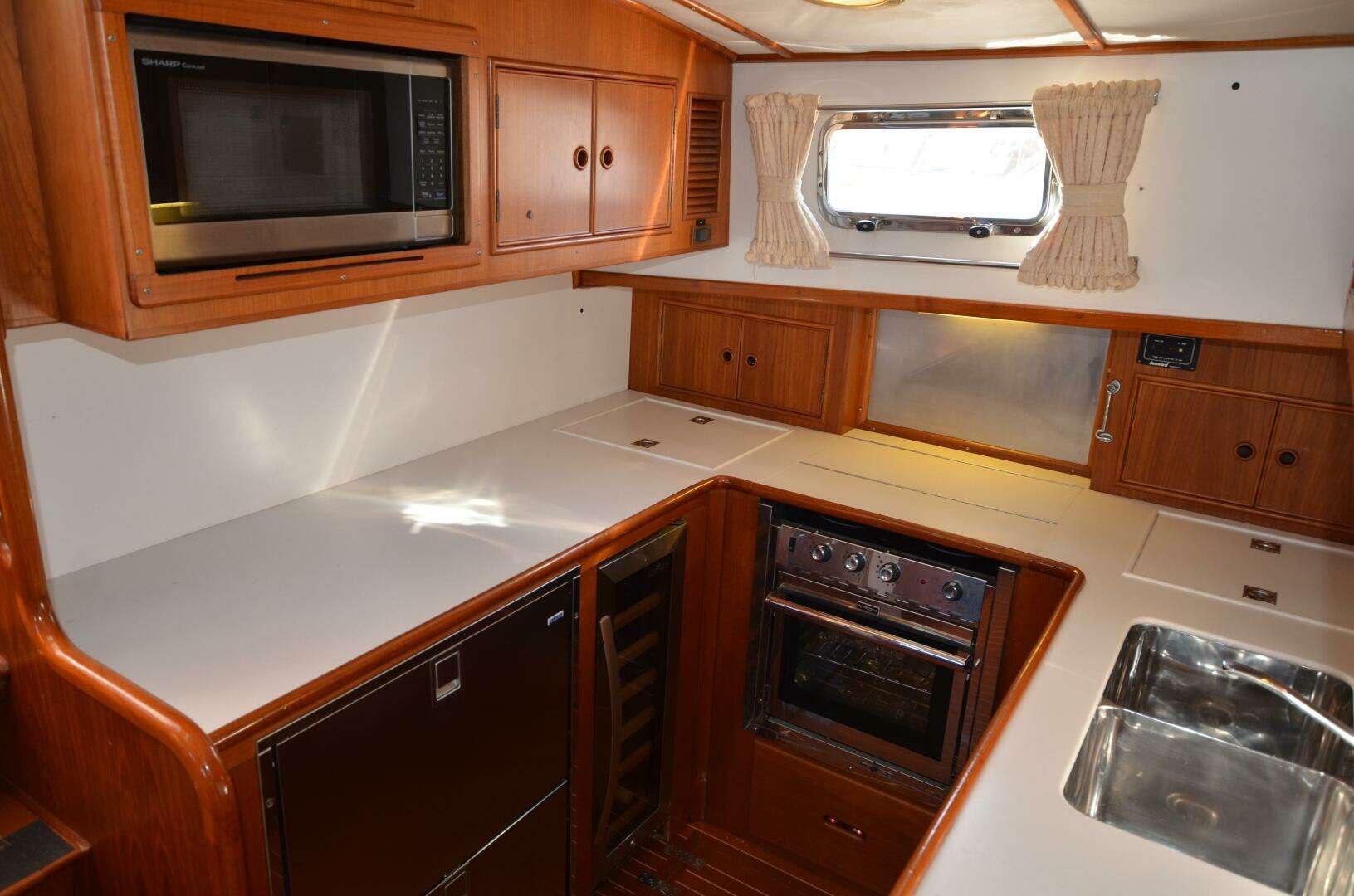 2000 Grand Banks Eastbay HX - Image 29