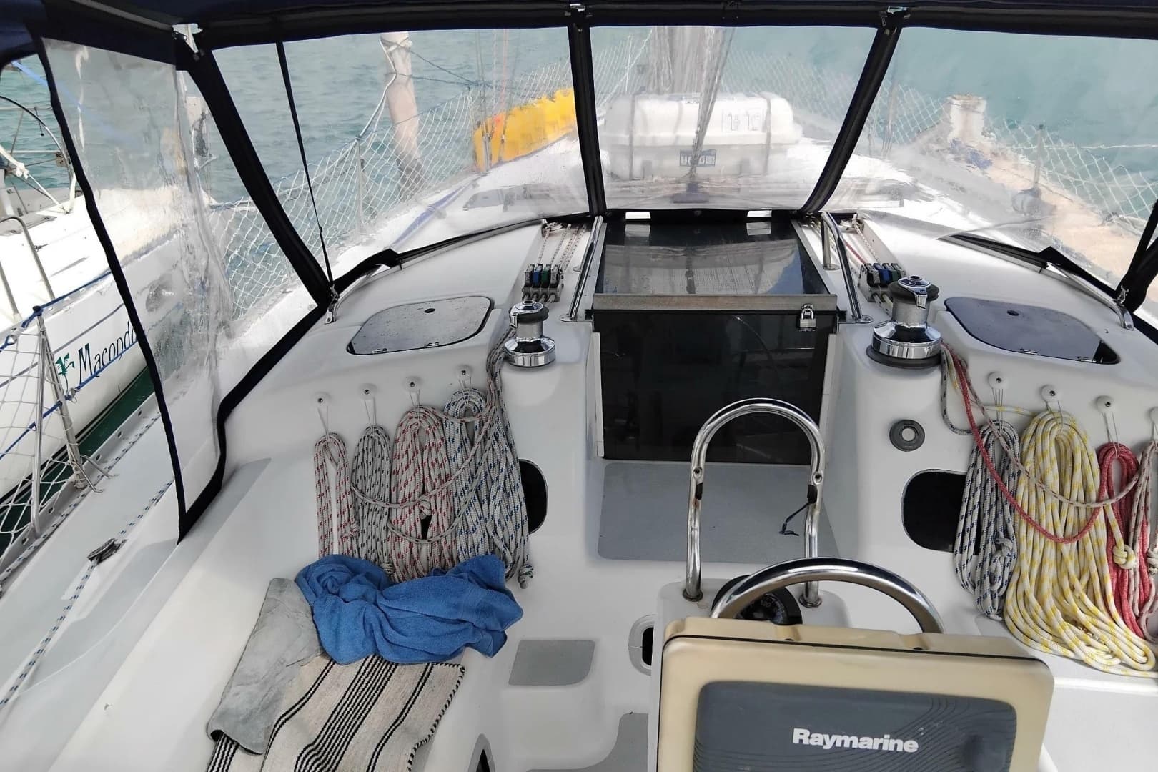 1994 Hunter Legend 40.5 - Image 13