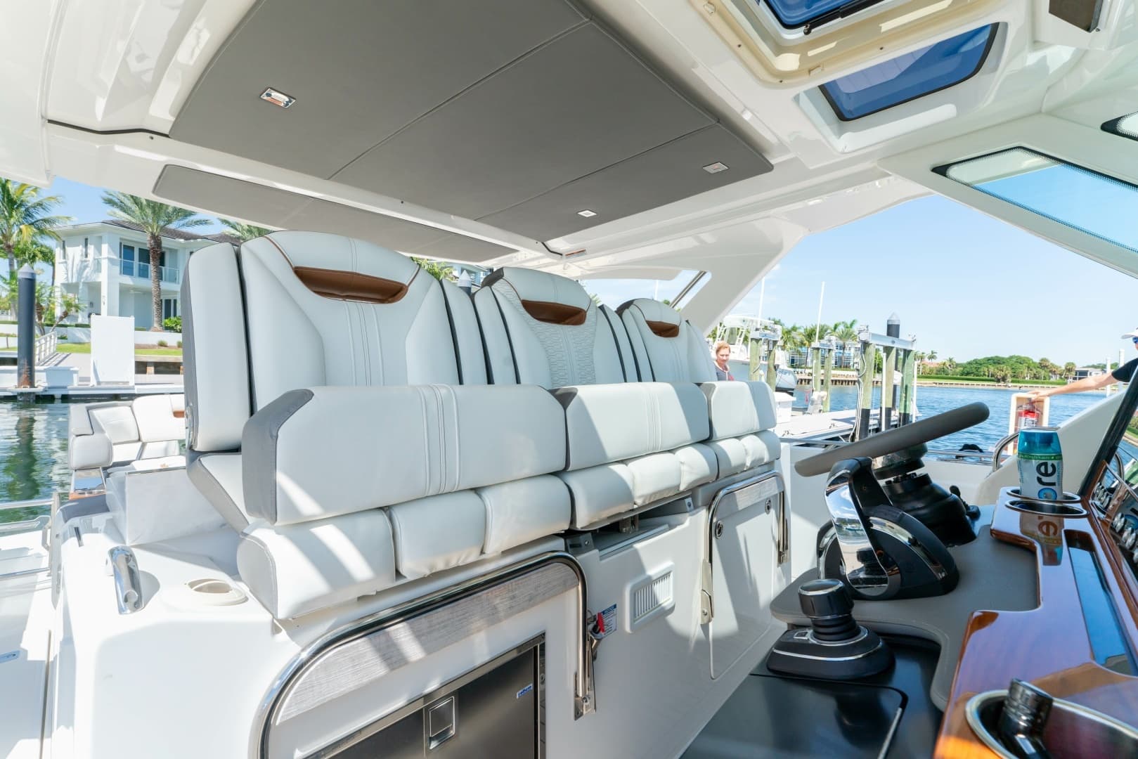 2020 Tiara Yachts 38 LS - Image 19