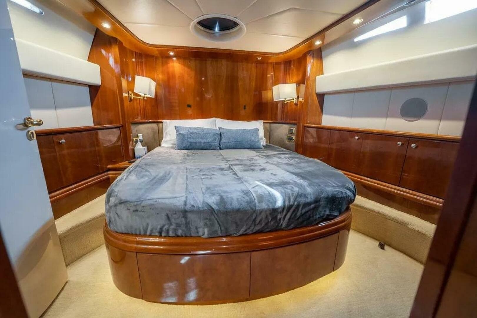 2004 Azimut 80 Carat - Image 19
