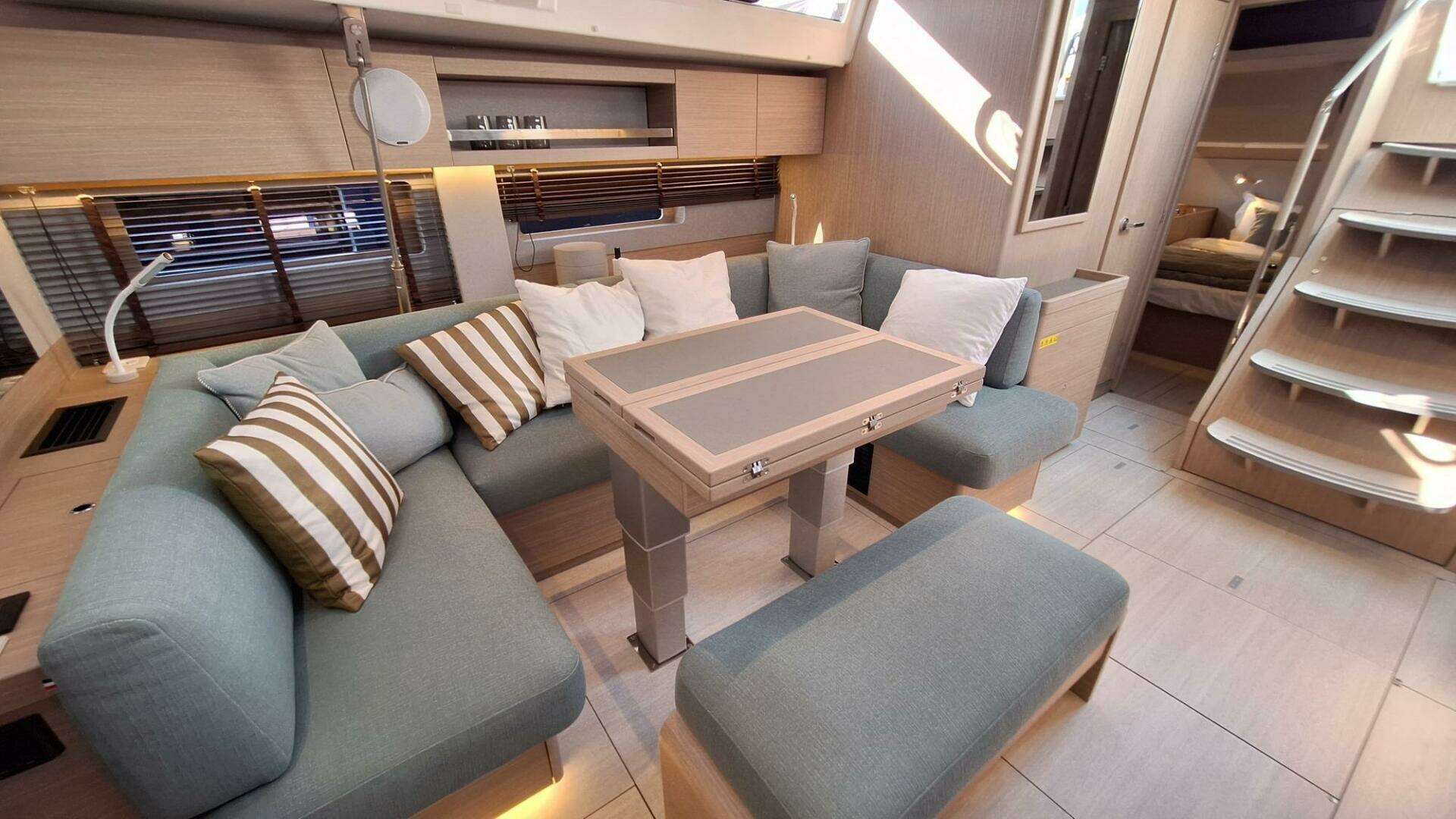 2026 Beneteau Oceanis 52 FIRST LINE - Image 12