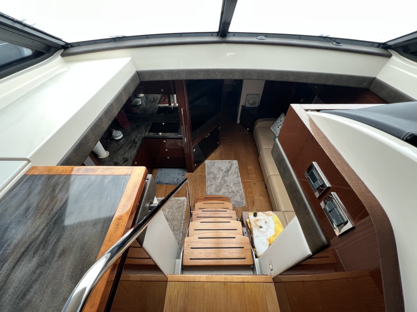 2013 Sea Ray 510 Sundancer - Image 4