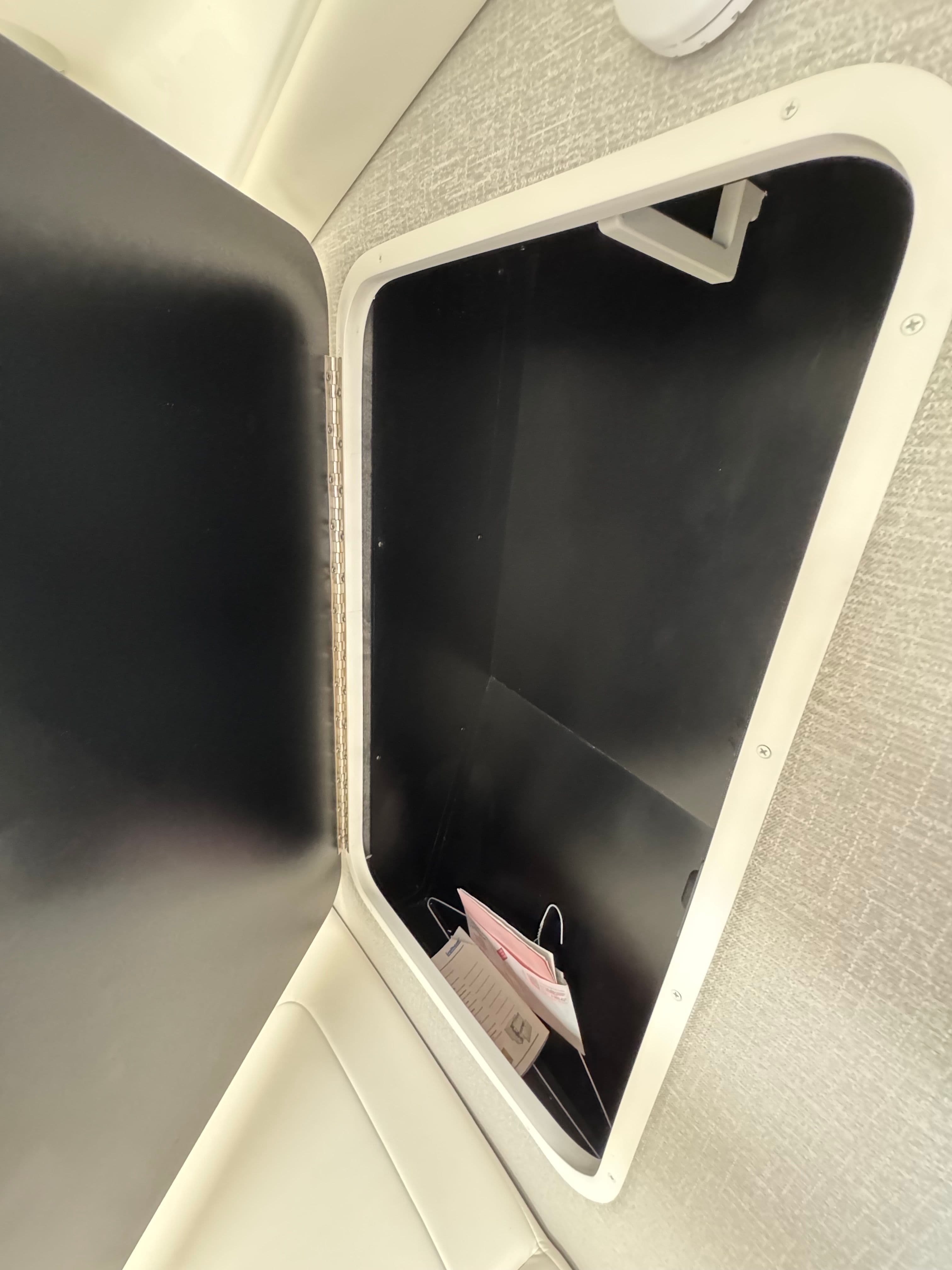 2021 Monterey 295 Sport Yacht - 45