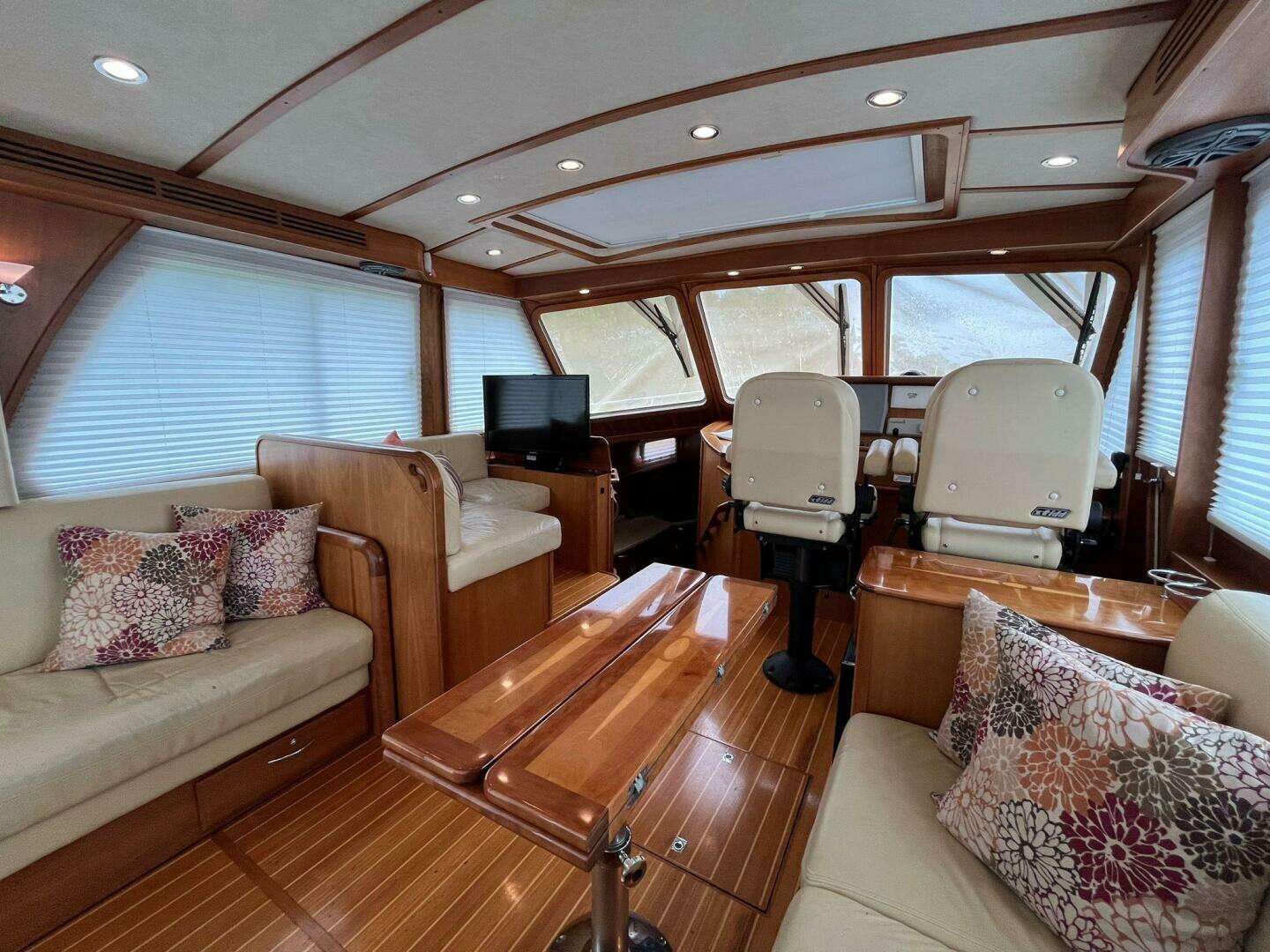 2013 Sabre 48 Salon Express - Image 39