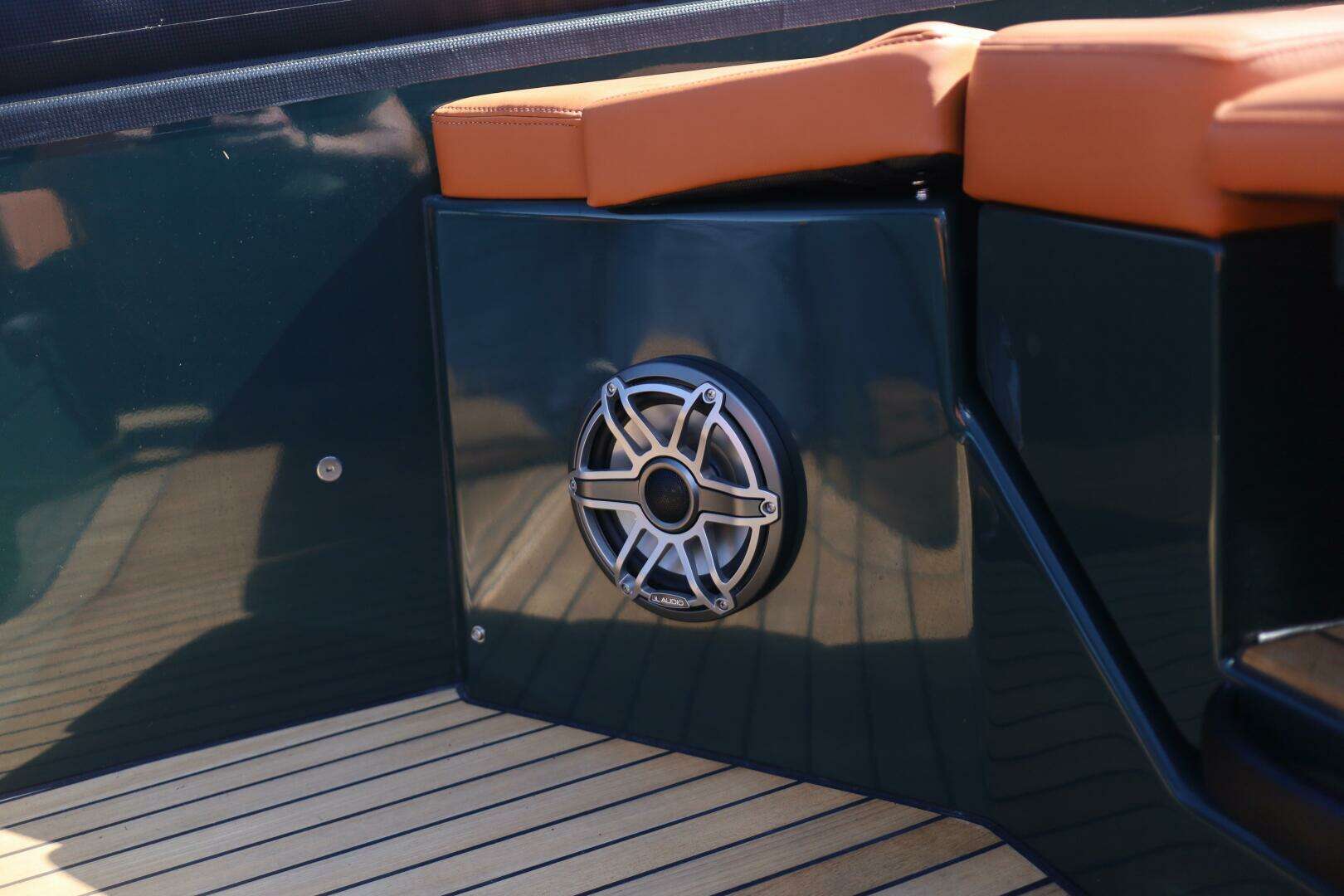 2025 Skipper Green Hull / Camel Upholstery - Image 4