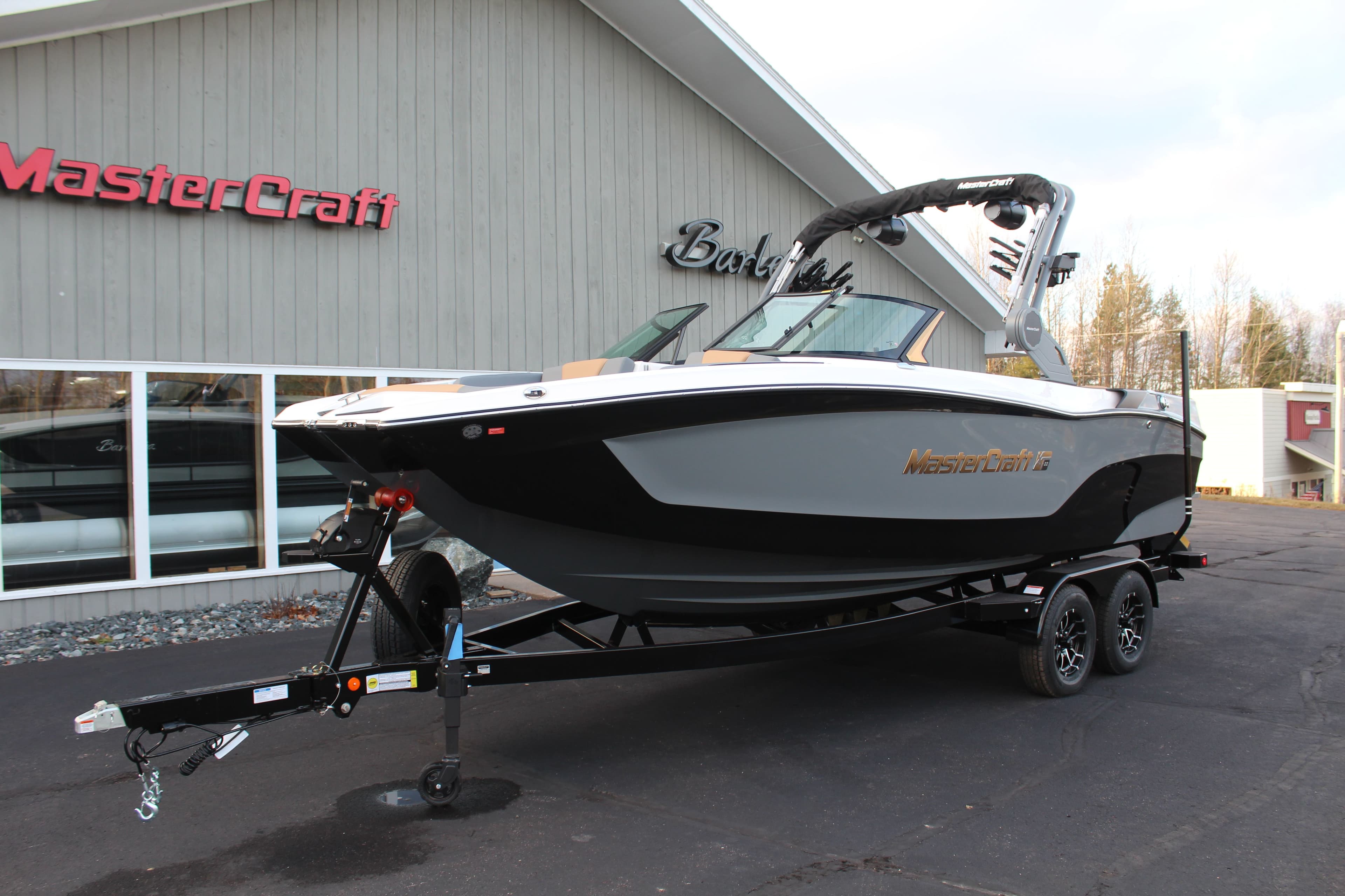 2026 MasterCraft XT22 - 2