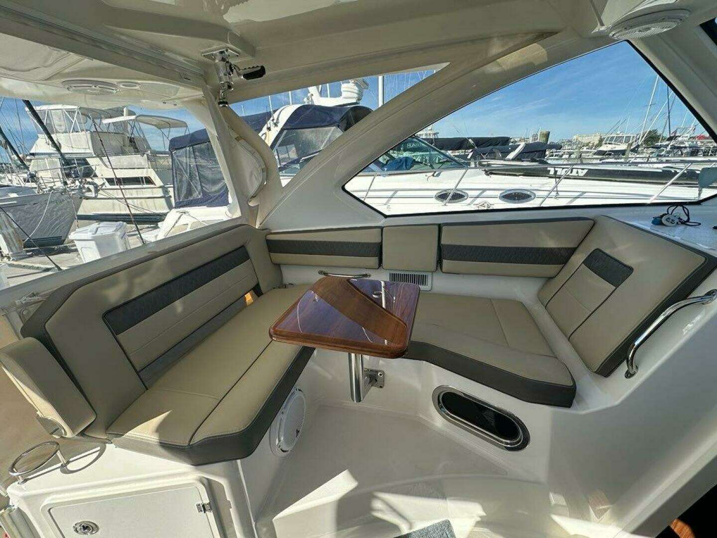 2020 Pursuit 355 OS - Image 6