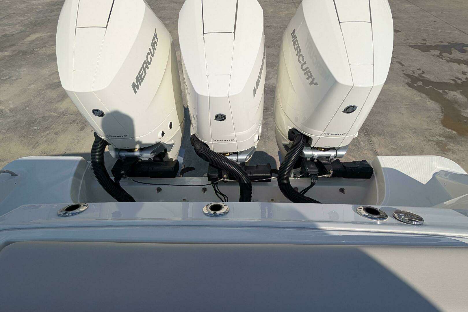 2024 Boston Whaler 350 Realm - Image 16