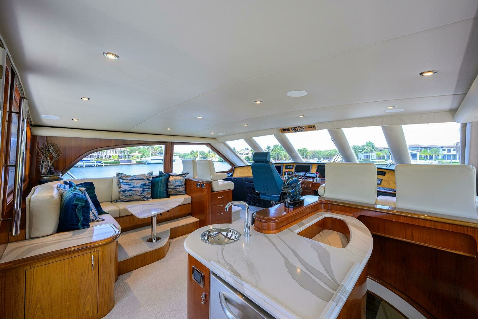 2004 Sea Force IX 82 Enclosed Bridge - Image 51