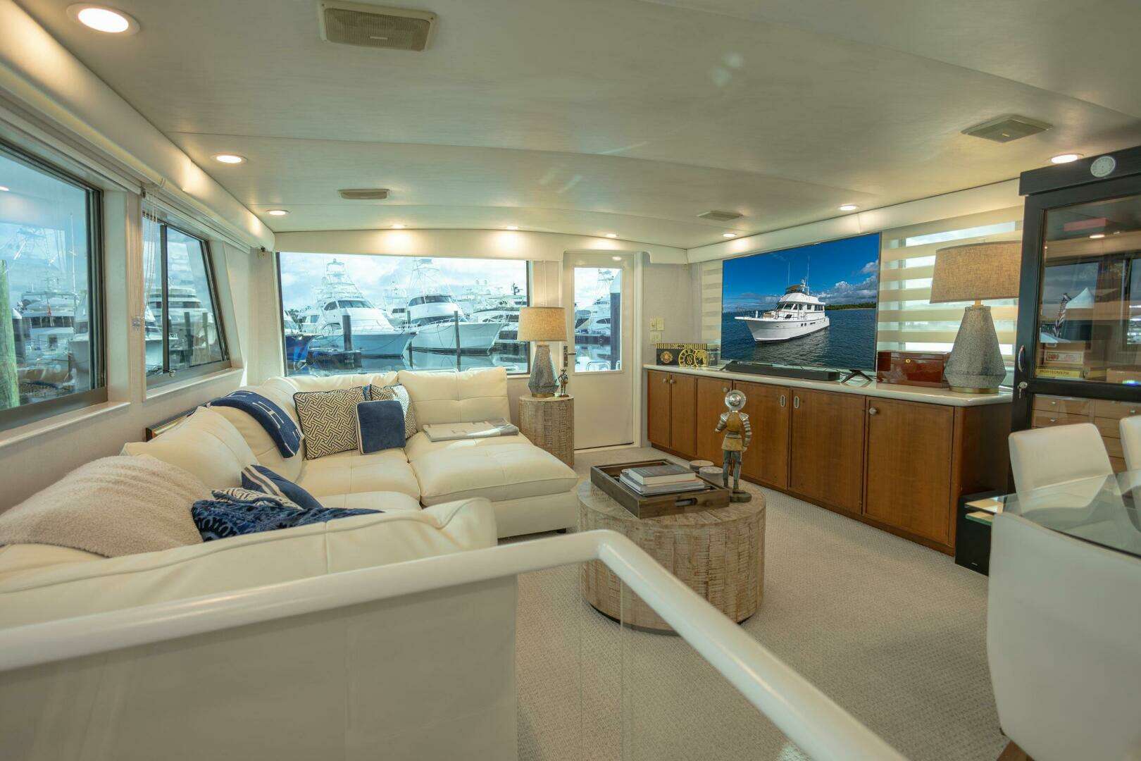 1989 Hatteras Cockpit Motor Yacht - Image 6