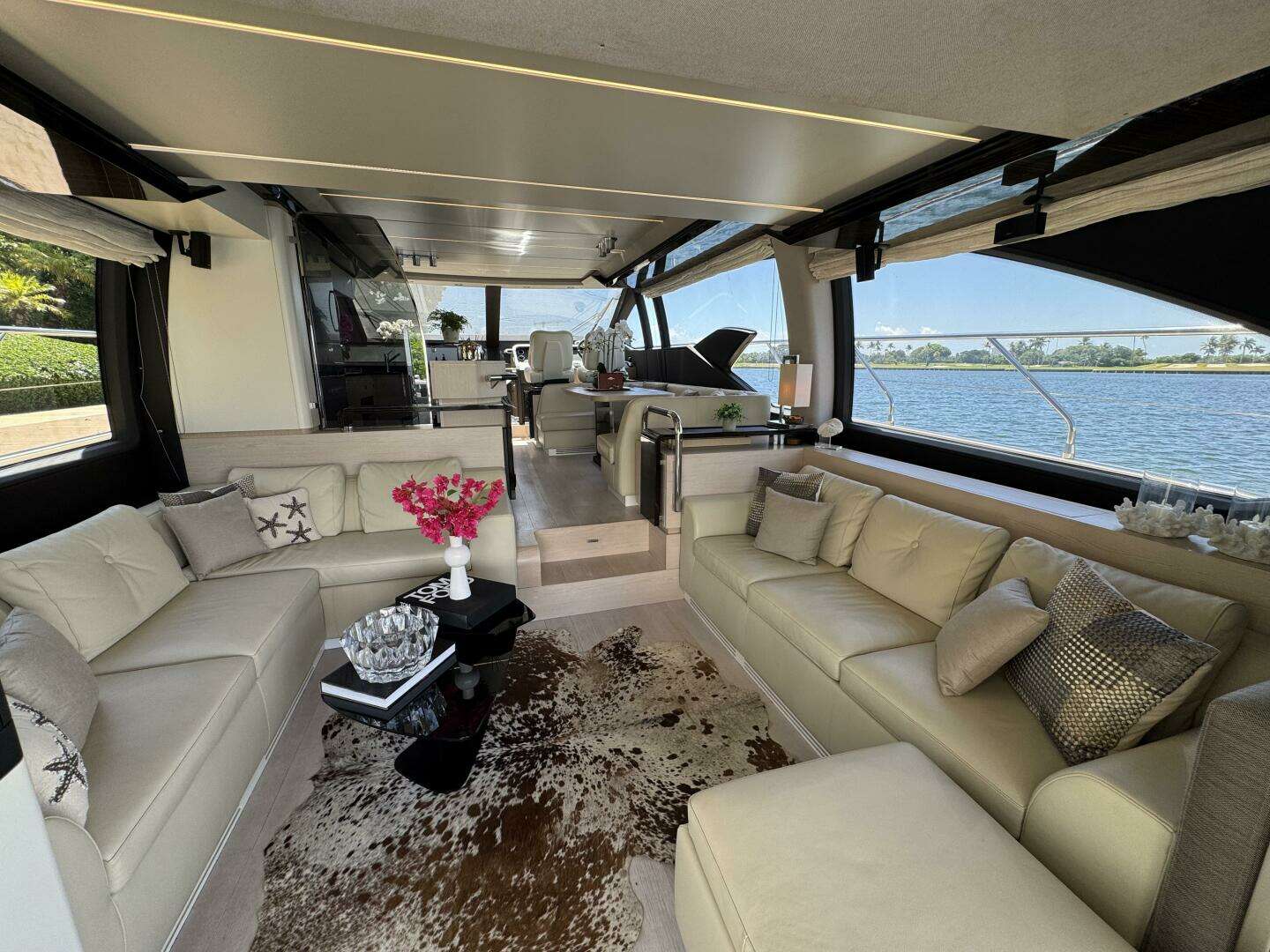 2018 Azimut 66 Flybridge - Image 6