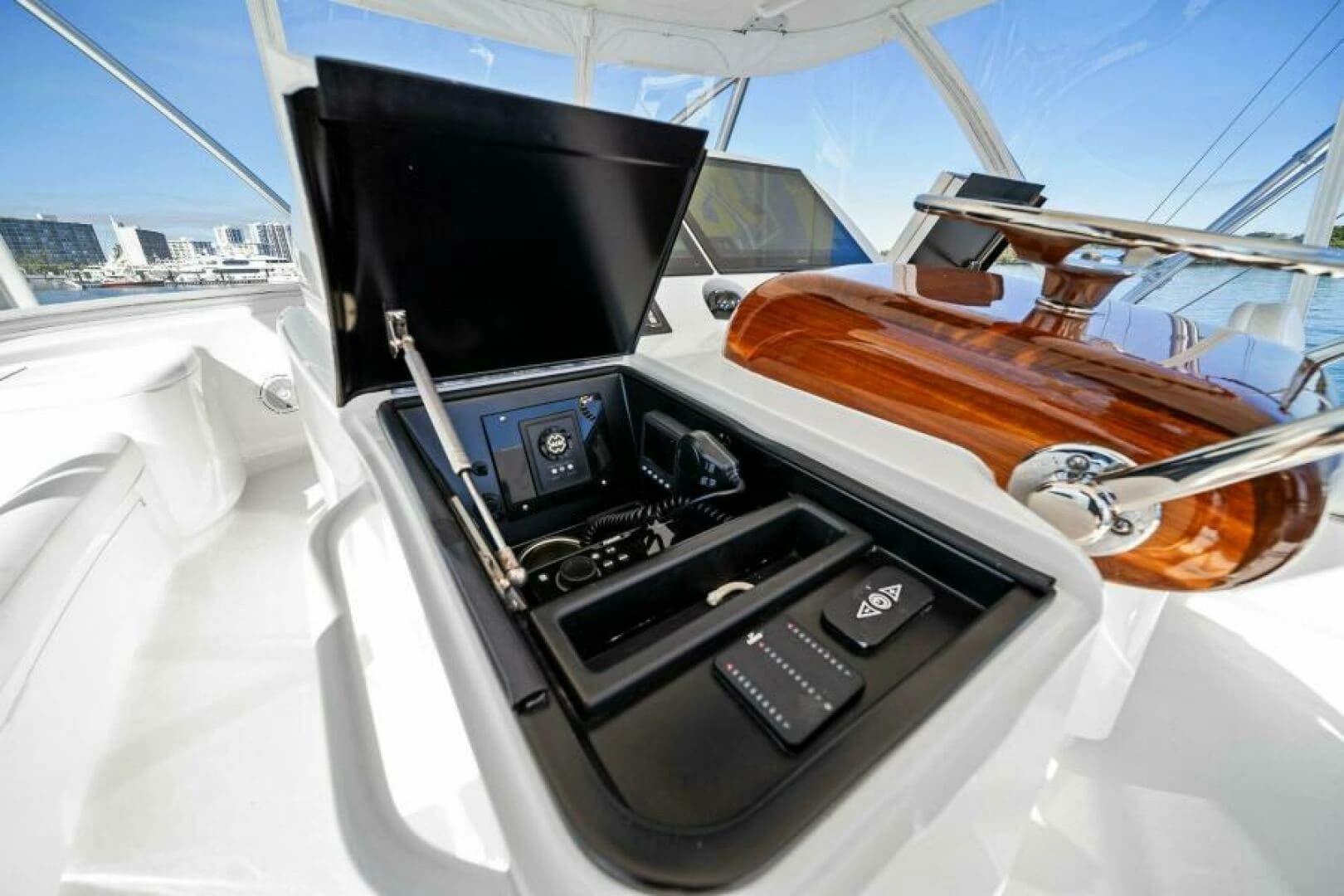 2016 Viking 55 Convertible - Image 36