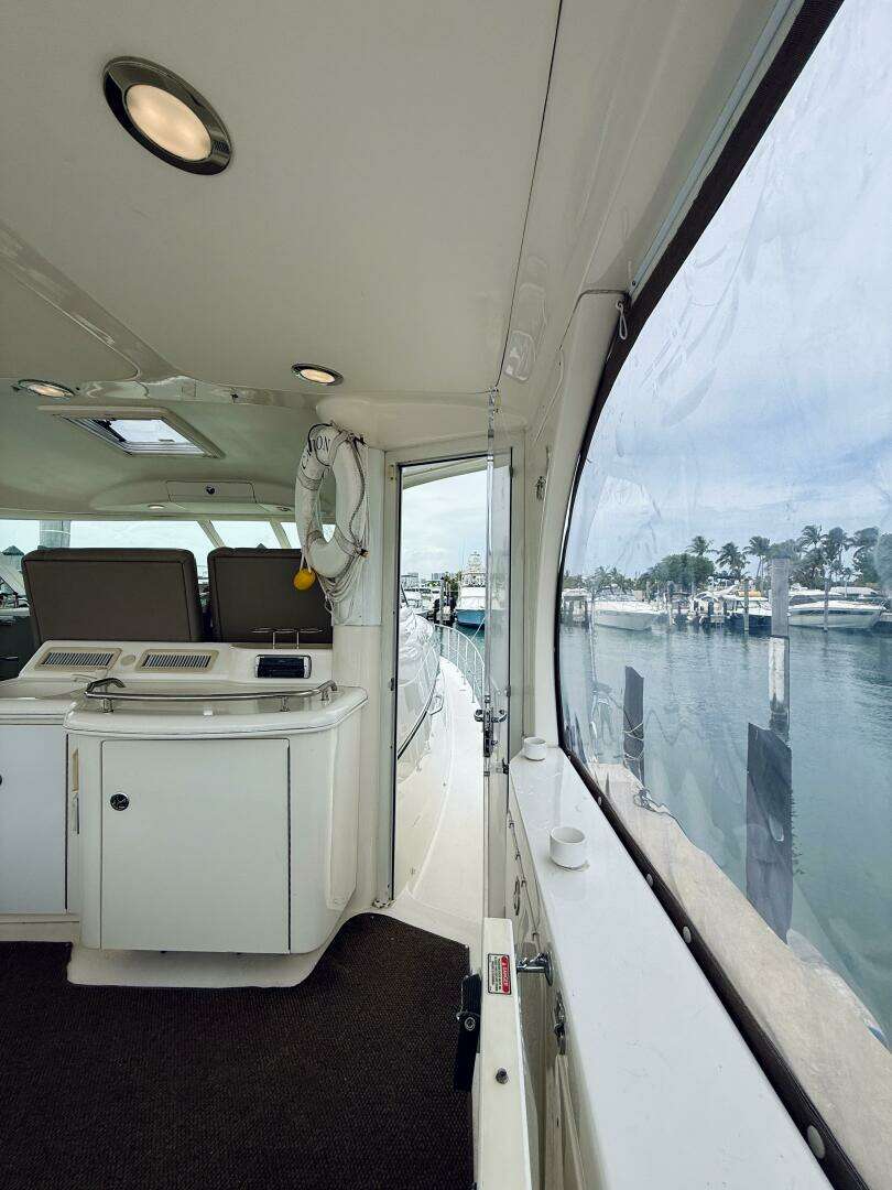 2003 Sea Ray 480 Motor Yacht - Image 15