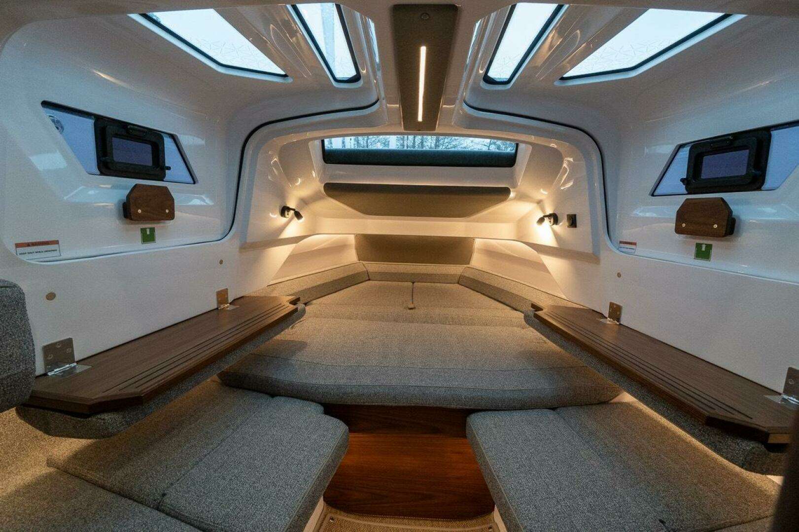 2027 Axopar 38 - Image 16