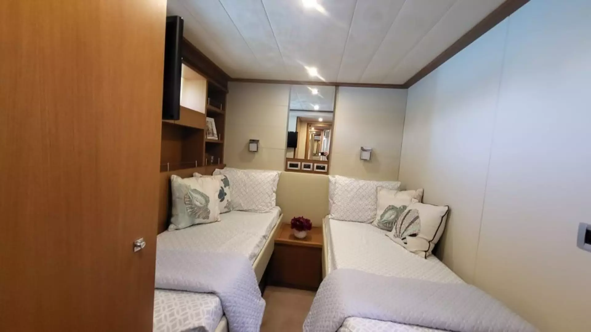 2007 Ferretti Yachts 780 - Image 29
