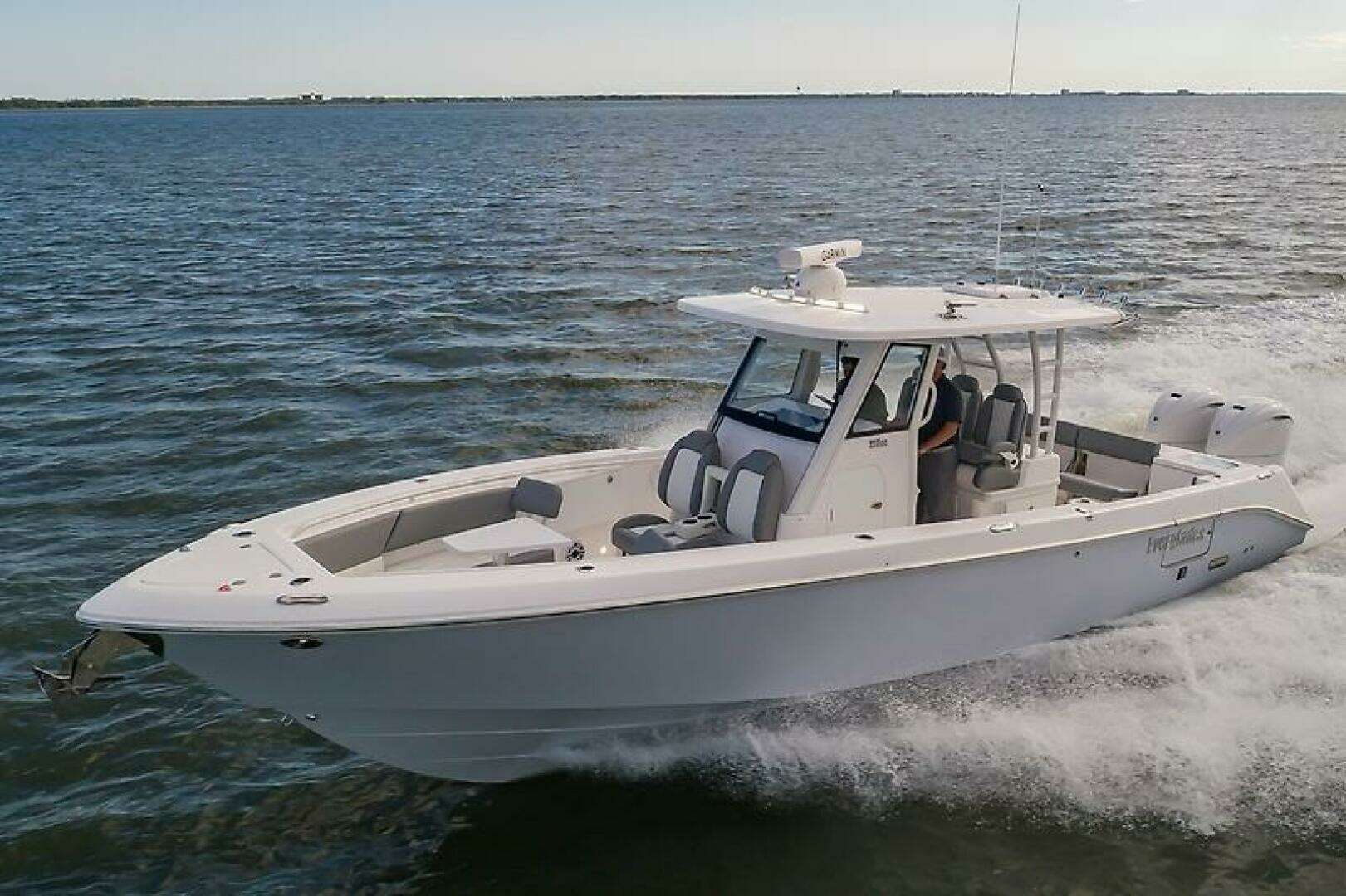 2023 Everglades 335CC - Image 8