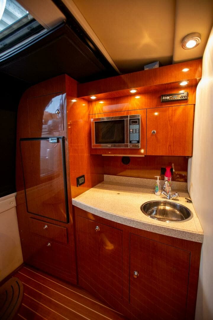 2008 Regal 2760 Sport Yacht - Image 8