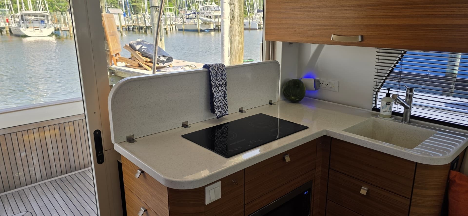 2023 Greenline 40 Hybrid - Image 19