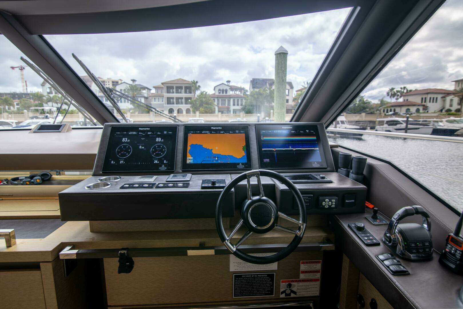 2018 Prestige 680 Flybridge - Image 13