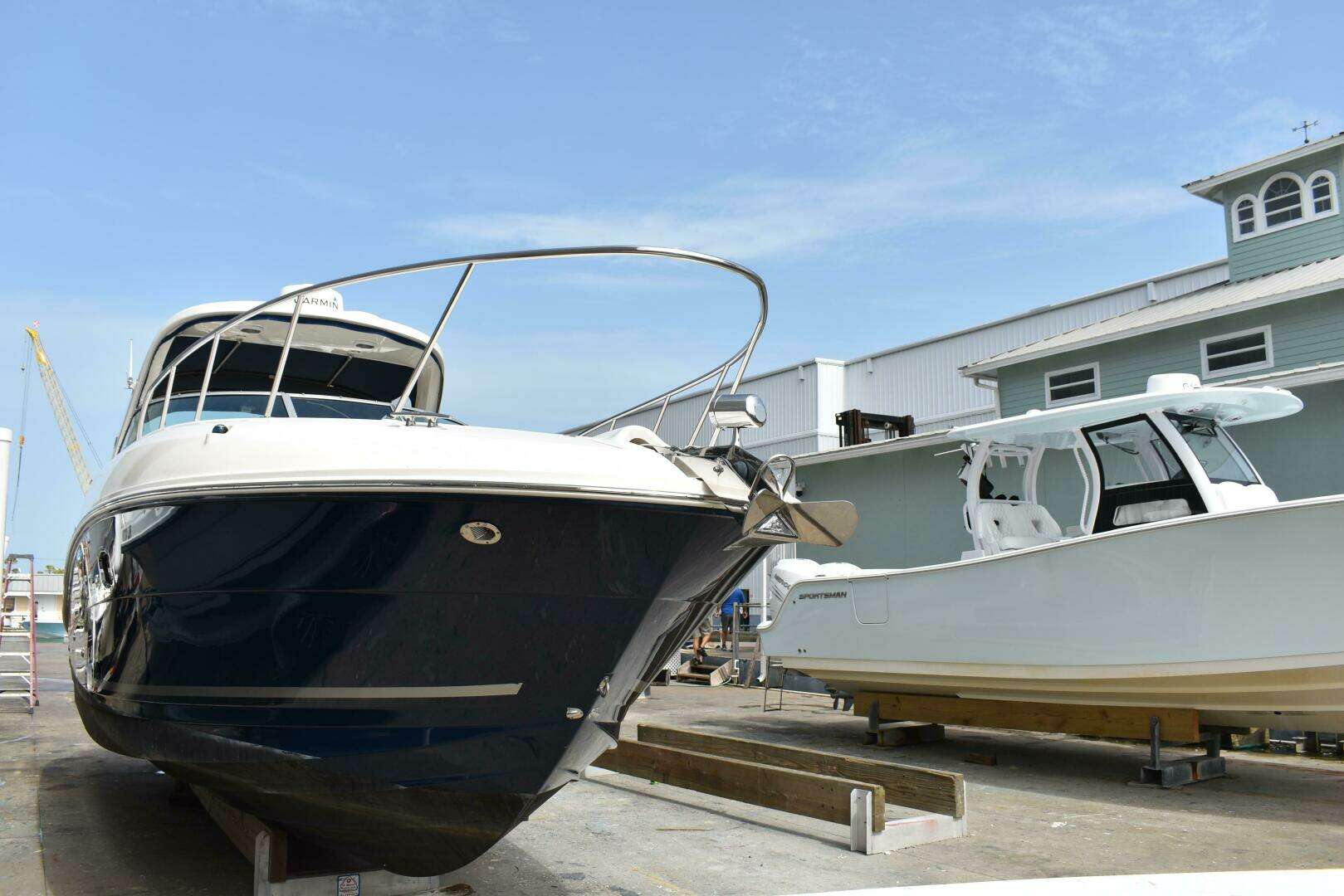 2011 Sea Ray 310 Sundancer - Image 3