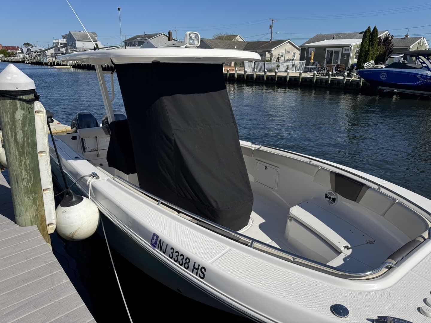 2020 Robalo R272 Center Console - Image 25