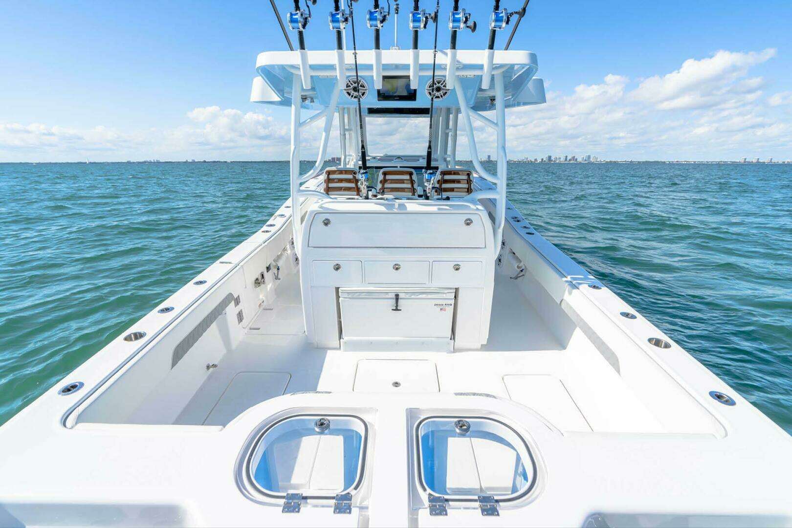 2026 Invincible 43 Open Fisherman - Image 15