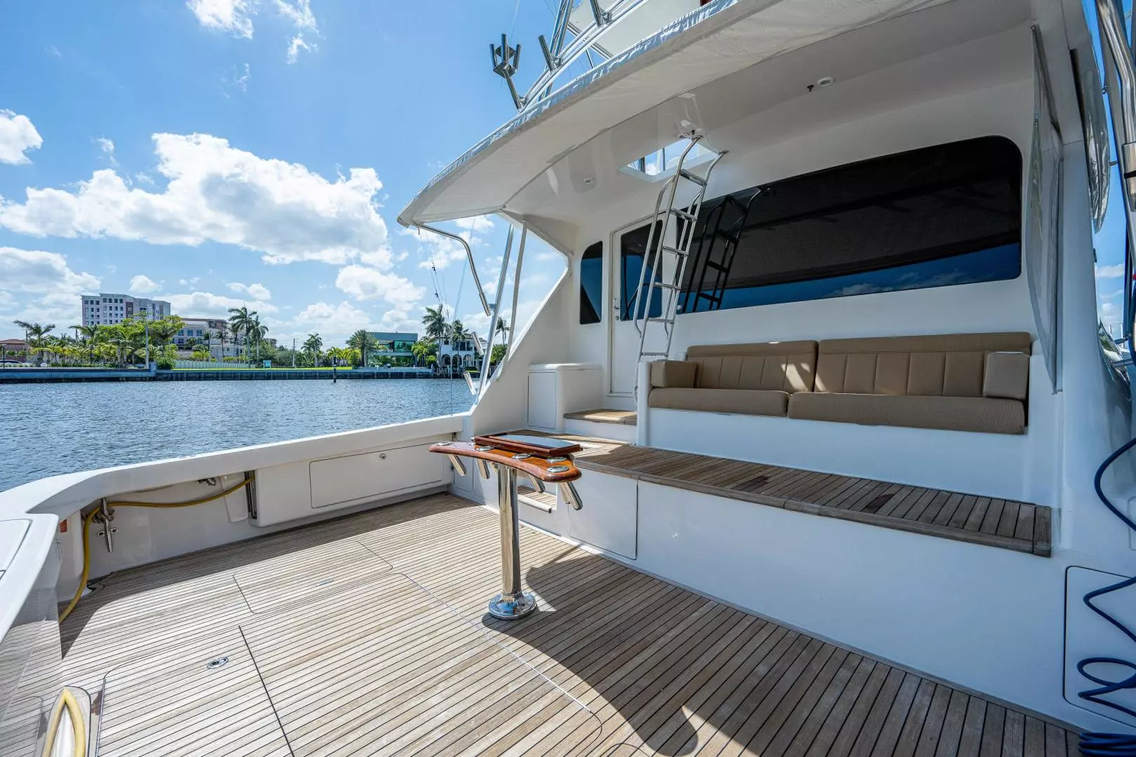 2005 Viking 74 Convertible - Image 50