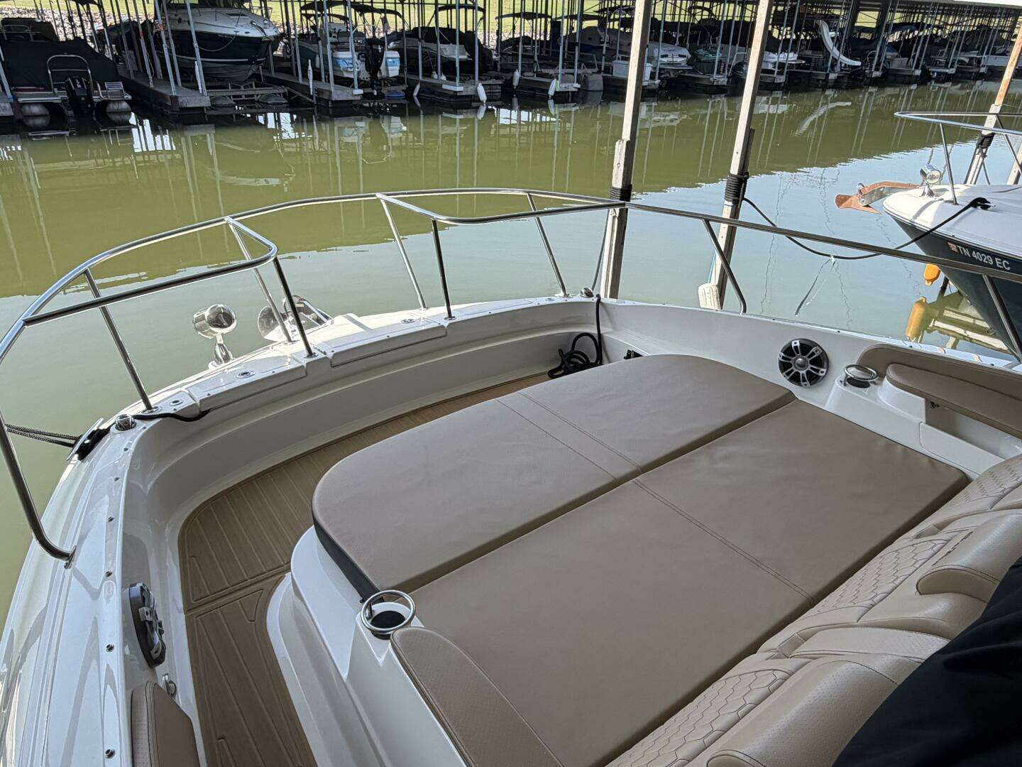2023 Sea Ray Sundancer 320 - Image 11