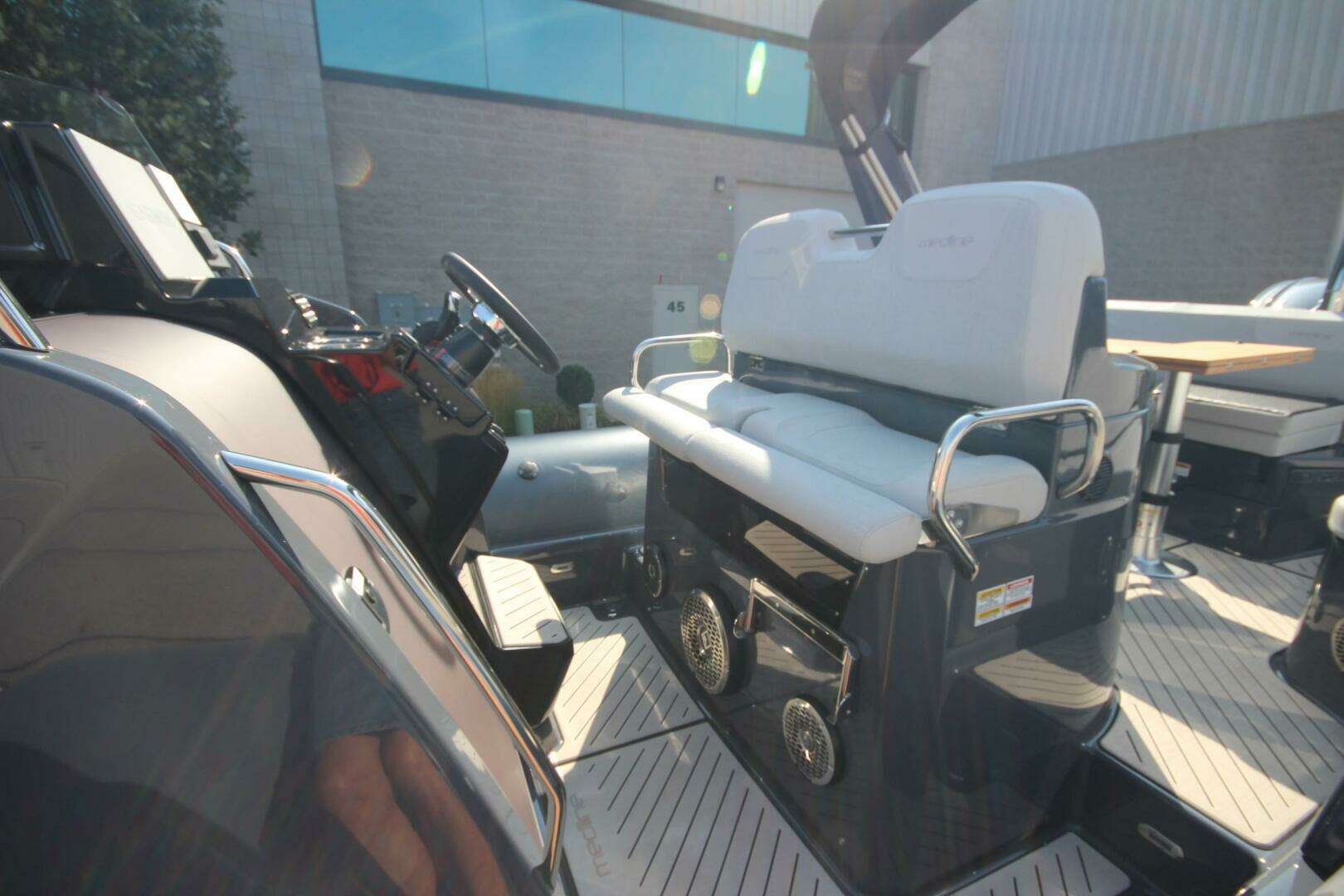2024 Zodiac Medline 9 NEO - Image 20