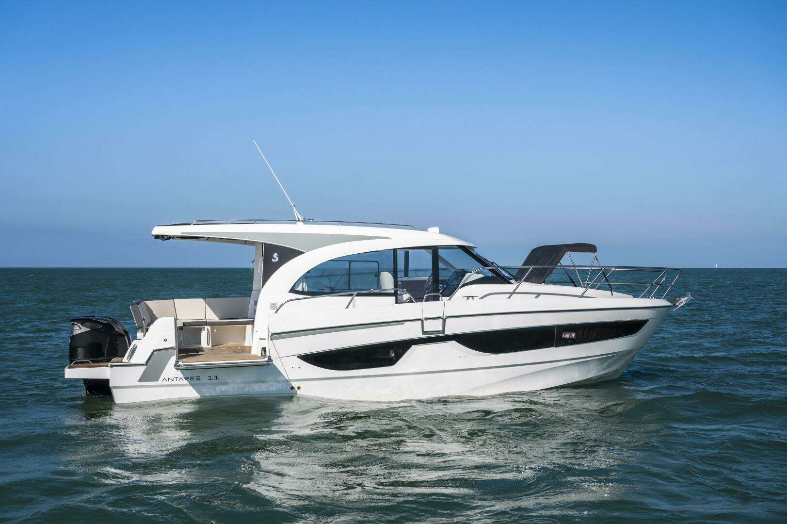 2026 Beneteau Antares 11 Coupe - Image 2