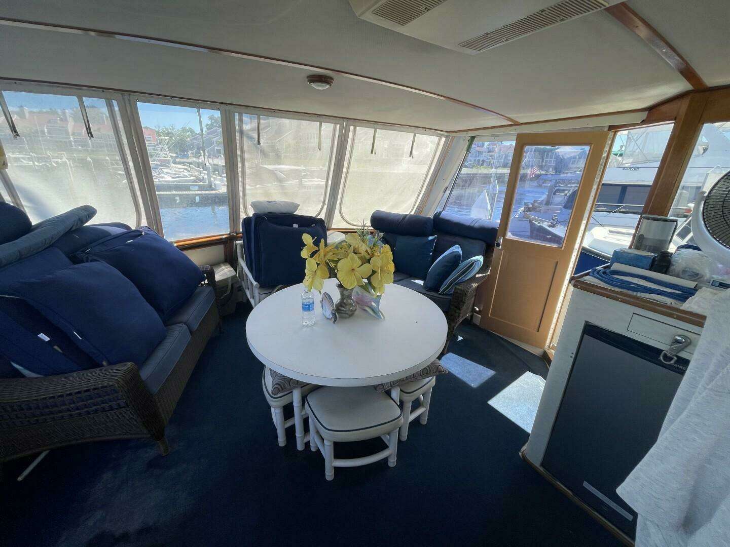 1969 Chris-Craft 47 Commander - Image 34