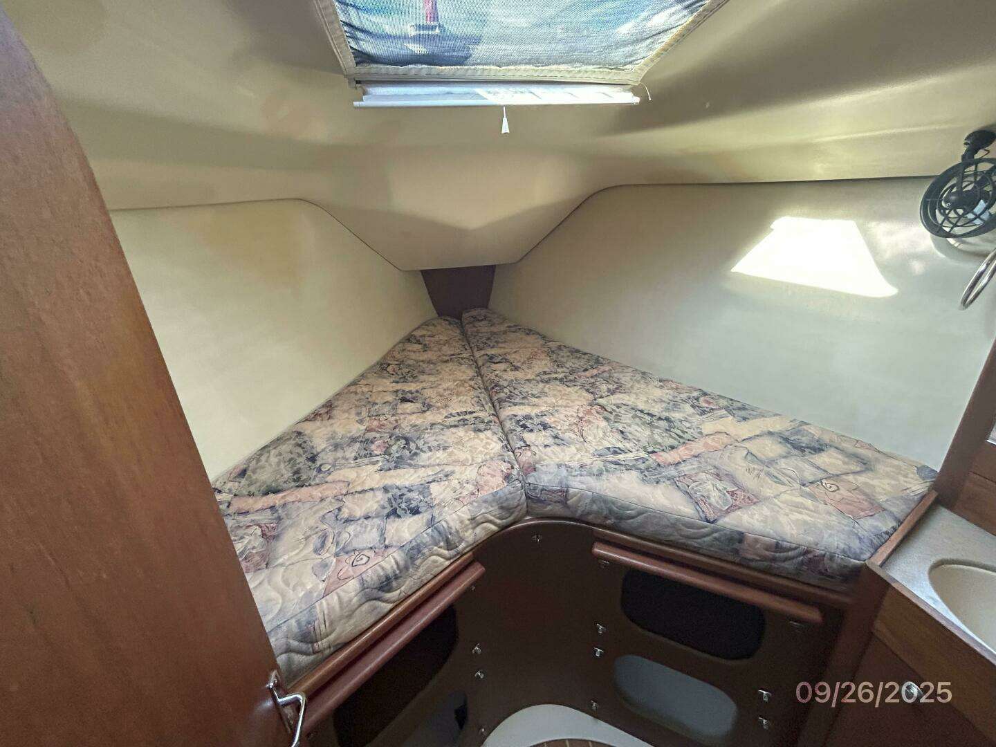 1998 Hunter 376 - Image 60