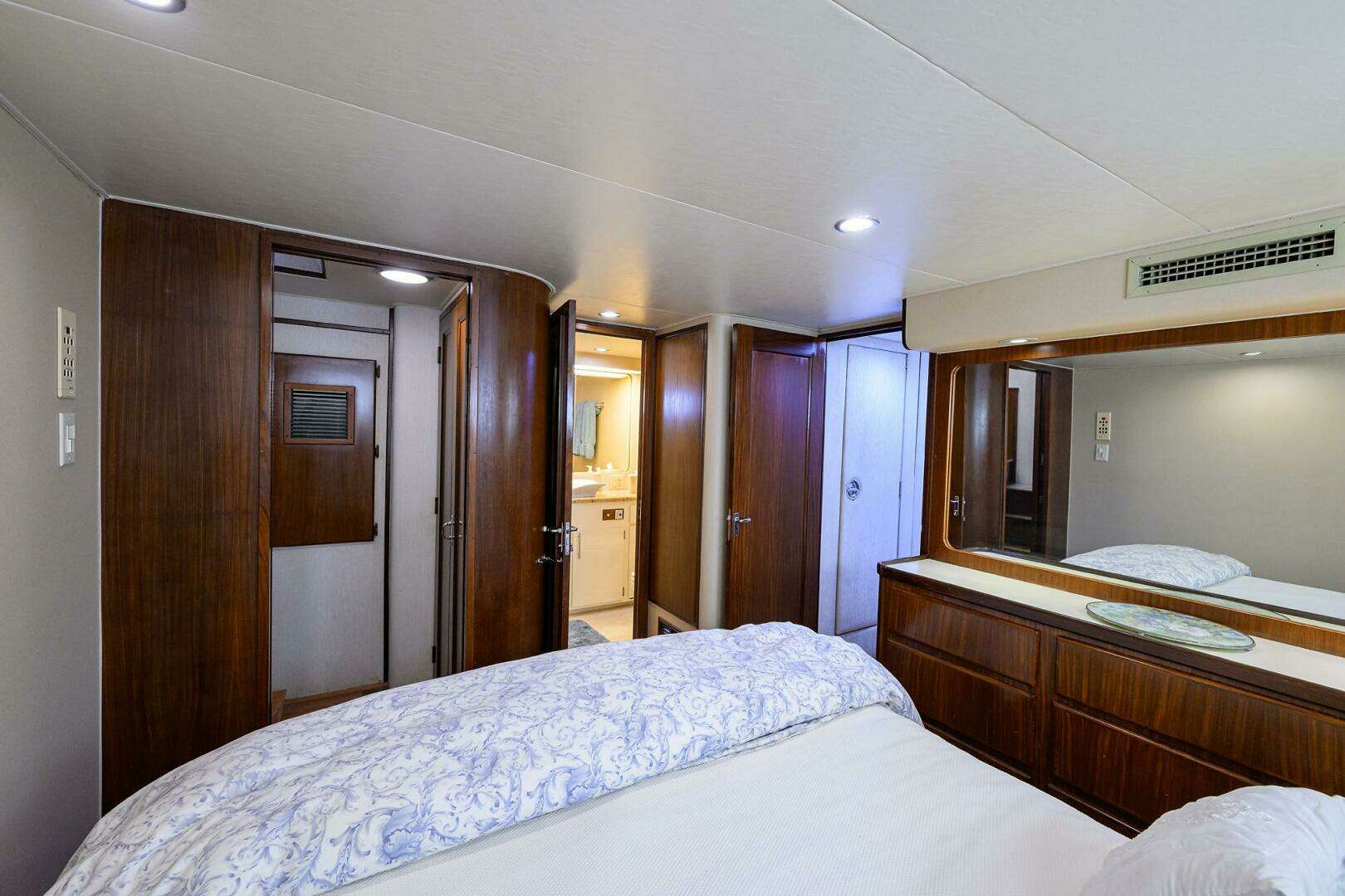 1991 Hatteras 78 Cockpit Motor Yacht - Image 22